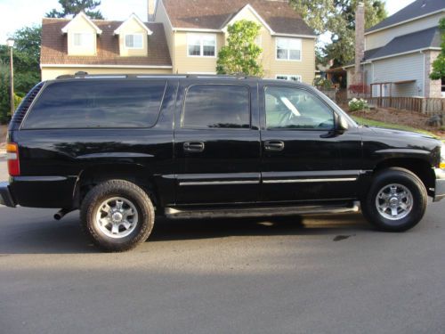 2001 chevrolet suburban, adult owned, rust free, none smoker