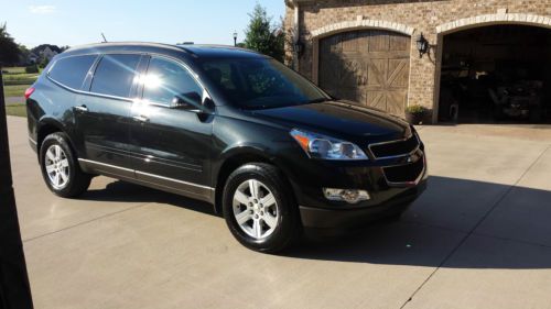 2011 chevy traverse fwd 2lt w/ heated leather - excellent condition