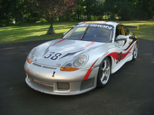 2000 porsche 996 race car