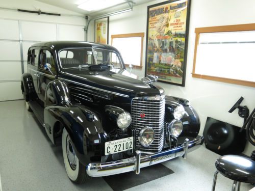 Cadillac v16 1938 -  fleetwood imperial divison window limo - 9033