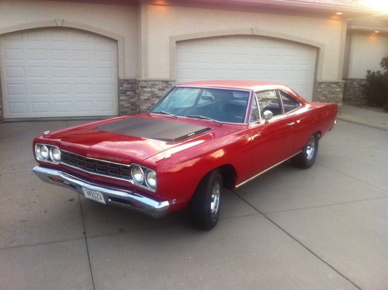 1968 plymouth road runner red w silver interior
