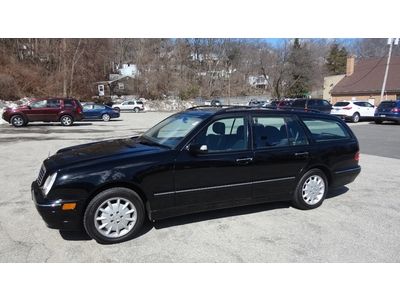 E-320 / 4-matic / awd / 3rd seat / xenon's / clean station wagon / no reserve