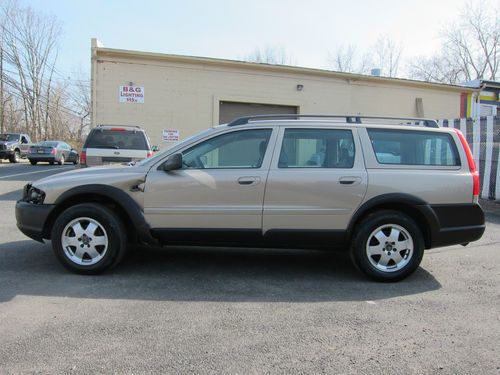 Volvo xc70 cross country 2004 easy damage repairable salvage