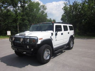 Hummer h2 adventure package tons of hummer add ons low low miles like new 2005!