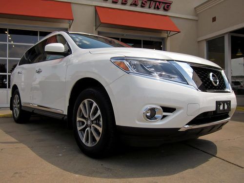 2013 nissan pathfinder sl, only 1,503 miles, leather, more!