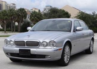 Absolute immaculate xj8 l-navagation-new tires-12-month jaguar factory warranty
