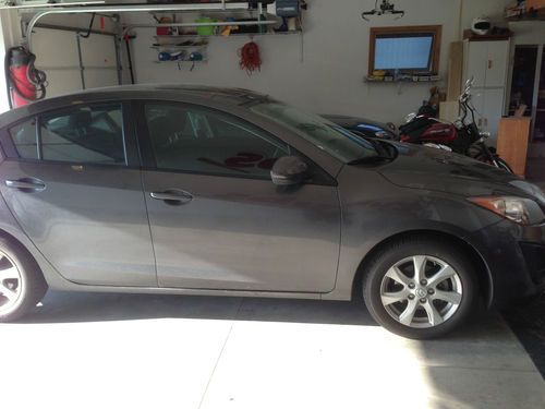 2011 mazda 3 itouring *only 14k miles! need to sell!!*