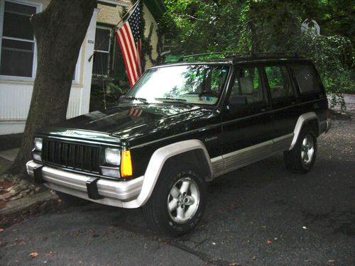 1996 jeep cherokee "country" edition in green and silver