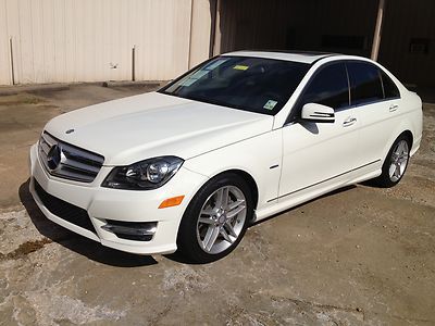 White 4dr c class sedan v-6 1 owner navigation disc brakes alloywheels veryclean