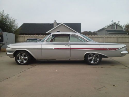 1961 impala &#034;bubble top&#034; 2 door,v-8,auto,ac car,beautiful driver,must see