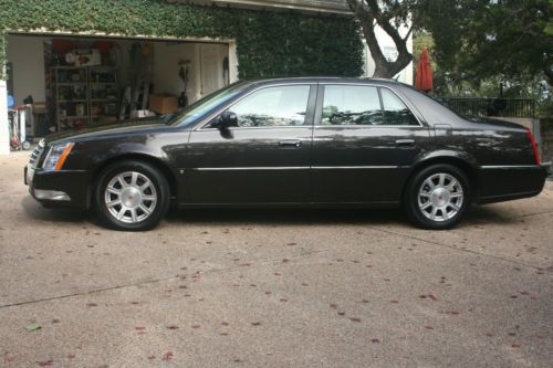 Cadillac dts...2008...only 6,200 miles