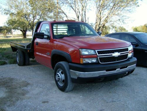 clean low millage 2007 chevy 3500 duramax, image 2