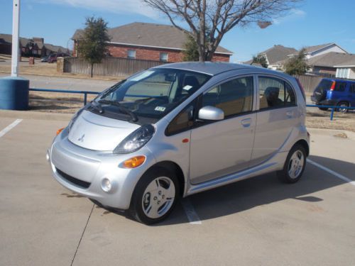 Like new 2012 mitsubishi i-miev with only 55 miles and factory navigation!!!!!!!