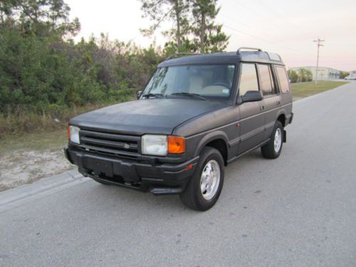 No reserve 65+ pictures! &#039;97 discovery i painted in herculiner runs great!