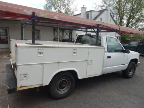 1996 chevy 2500 cheyenne truck with utility body and ladder racks