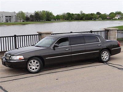 2007 lincoln town car royale limo pkg only 8,587 miles! 1-owner! tv/dvd! loaded!