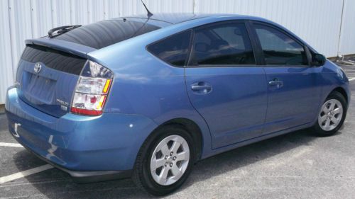 2005 prius, super nice, runs and drives great, strong hybrid battery!  2 owner!