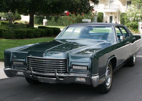 Elegant low mile estate car survivor  1971 lincoln continental -  22k orig mi