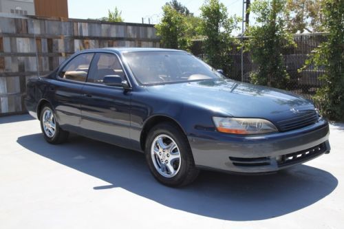 1996 lexus es 300 base sedan 114k low miles automatic 6 cylinder  no reserve