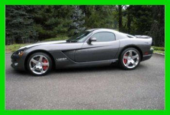 2010 dodge viper srt-10 8.4l v10 20v 6-speed manual coupe premium navigation