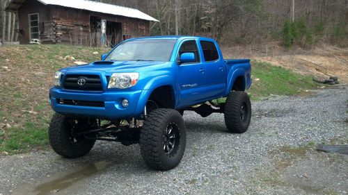 2005 toyota tacoma lifted