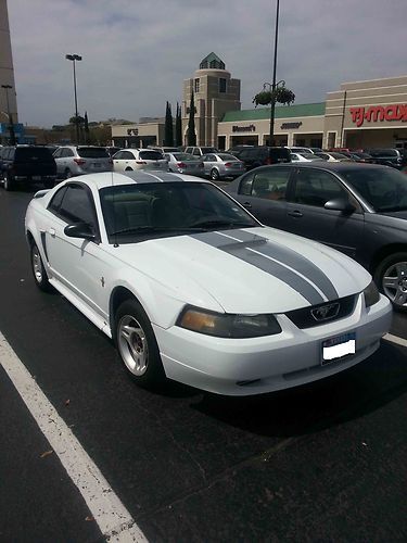 2001 white ford mustang base coupe 2-door 3.8l