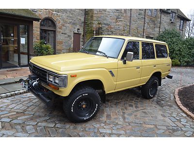 1989 toyota land cruiser , lift kit, 12k winch , clean carfax on file