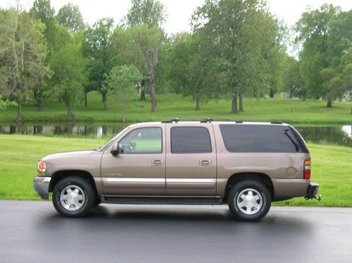 Immaculate 2004 gmc yukon xl 4x4 excellent cond. loaded cold a/c dvd 3rd row !!!