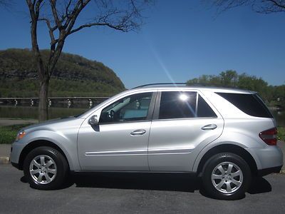 One owner ml350 4matic heated leather seats moonroof smoke free clean carfax