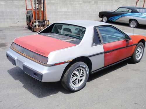 Find used 1984 PONTIAC FIERO SE 2.5 & PARTS CAR in Bountiful, Utah