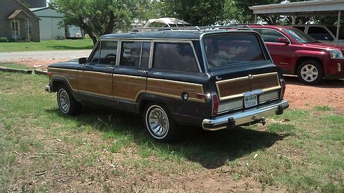 1984 jeep grand wagoneer (woody) 360 engine ,everything works 4 w/d