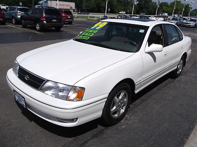 97,288 miles! heated seats and a moonroof! air conditioning! drives great! wow!