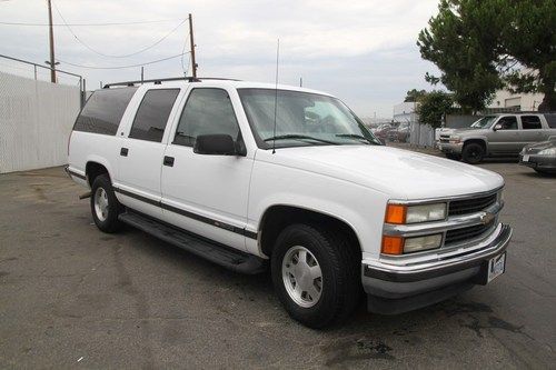 1999 chevrolet suburban lt 2wd clean low miles automatic 8 cylinder no reserve