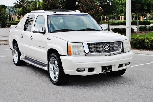 2003 escalade ext crew cab. 6.0l v8 awd 4-speed automatic 8.1 ft. bed