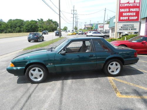 1992 ford mustang lx sedan 2-door 5.0l only 15k miles!!!!