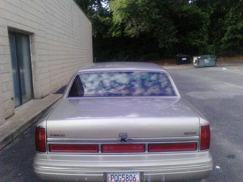 1995 lincoln town car signature sedan 4-door 4.6l