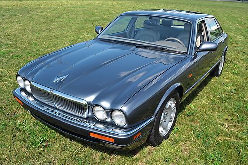 Very clean original presenting low mileage luxury jaguar. excellent condition.
