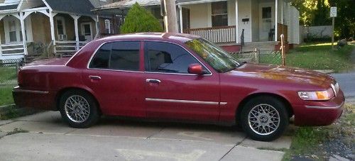 Wow clean 01 grand marquis w/ only 81,000 miles