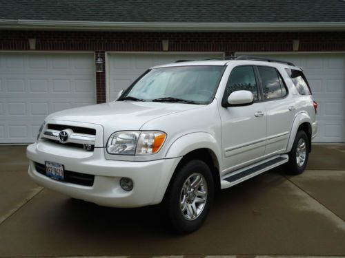 2005 toyota sequoia ltd with dvd/navigation and toyota warranty