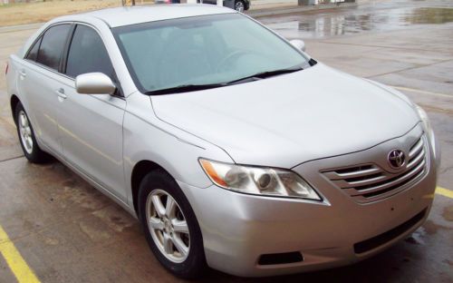 07 toyota camry le - 80k - $9950