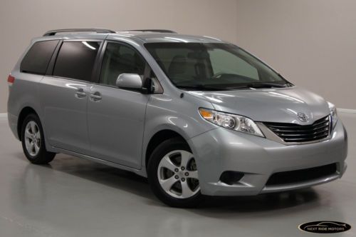 5-days *no reserve*&#039;11 toyota sienna le 1-owner off lease non smoker *best deal*