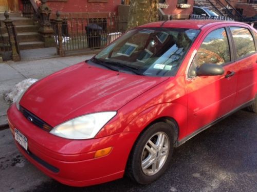 2000 red ford focus se