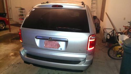 2006 Chrysler Town & Country Limited, image 6