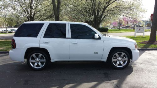Chevrolet trailblazer ss suv 6.0l low miles,leather heated seats,sunroof,!!!!!!!
