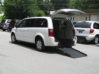 2010 white handicap wheelchair accessible van! rear entry ada