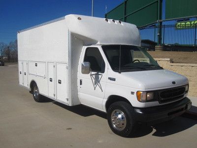 2002 ford  e-350 enclosed utility service 7.3 in perfect runing condition