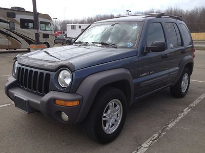 02 03 04 jeep liberty sport 4x4 , automatic sunroof,looks and runs great !!!