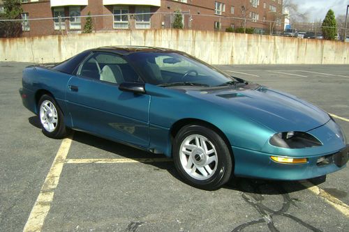 1996 chevy chevrolet camaro v6 5-speed manual t-tops great summer car!!