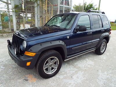 2006 jeep liberty "renegade" 4x4 v6 "trail rated"   *clean accident free carfax*