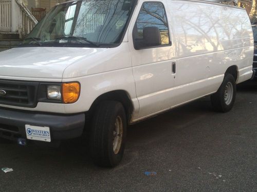 2006 ford e-350 super duty xlt extended cargo van 2-door 6.0l